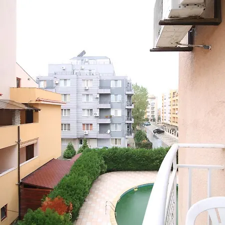 Arendoo In Bahami Daire